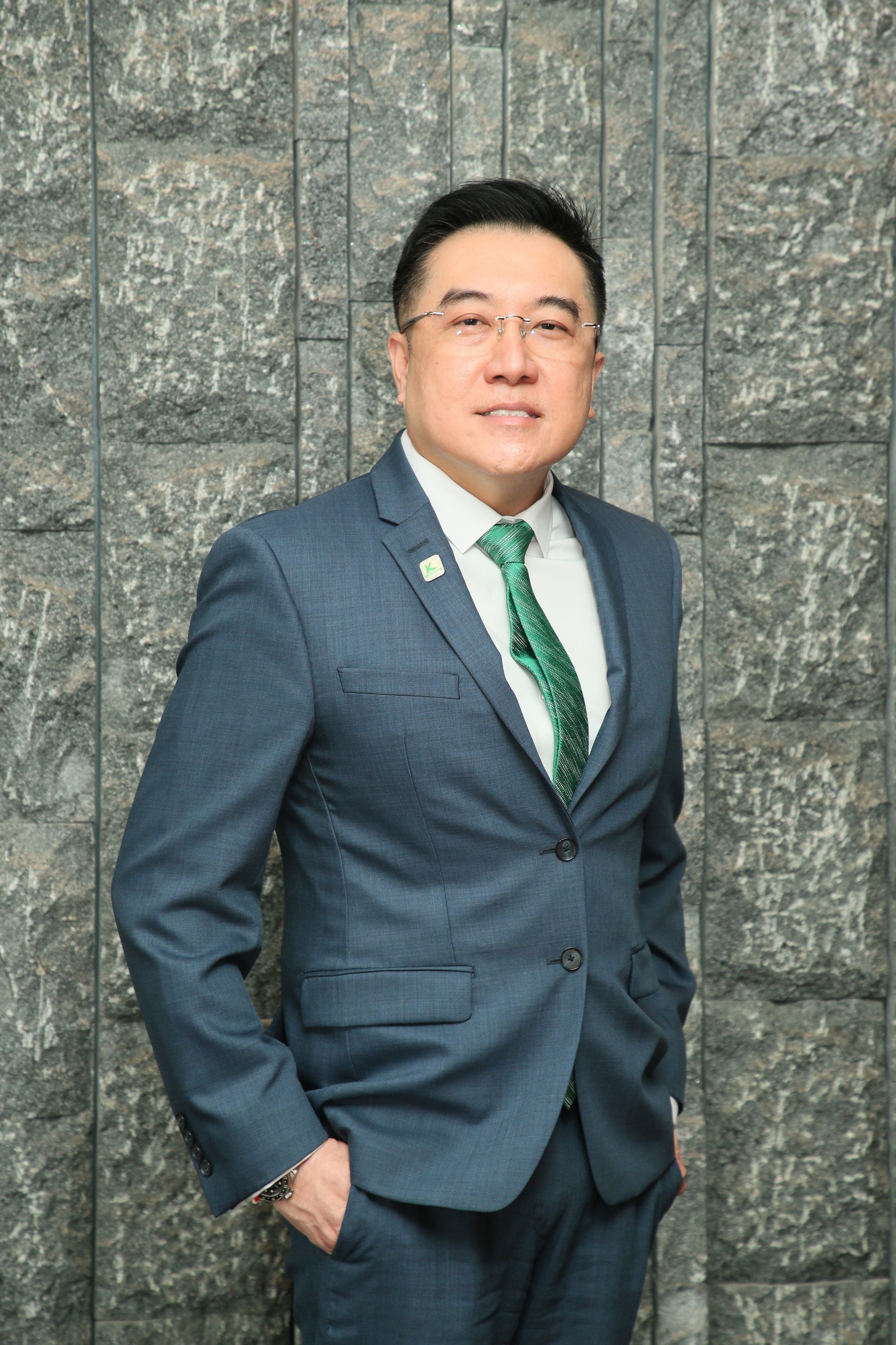K.Tirachart.jpg